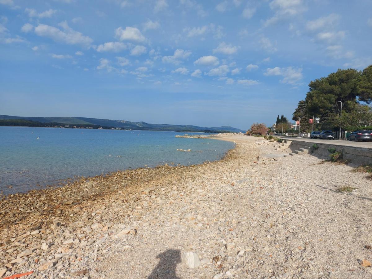 Apartman Lorna Turanj Bagian luar foto