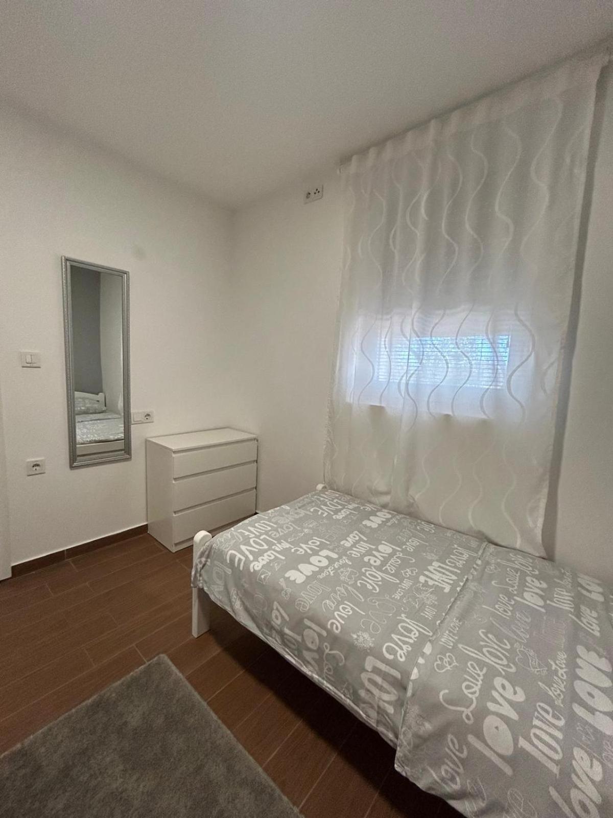 Apartman Lorna Turanj Bagian luar foto