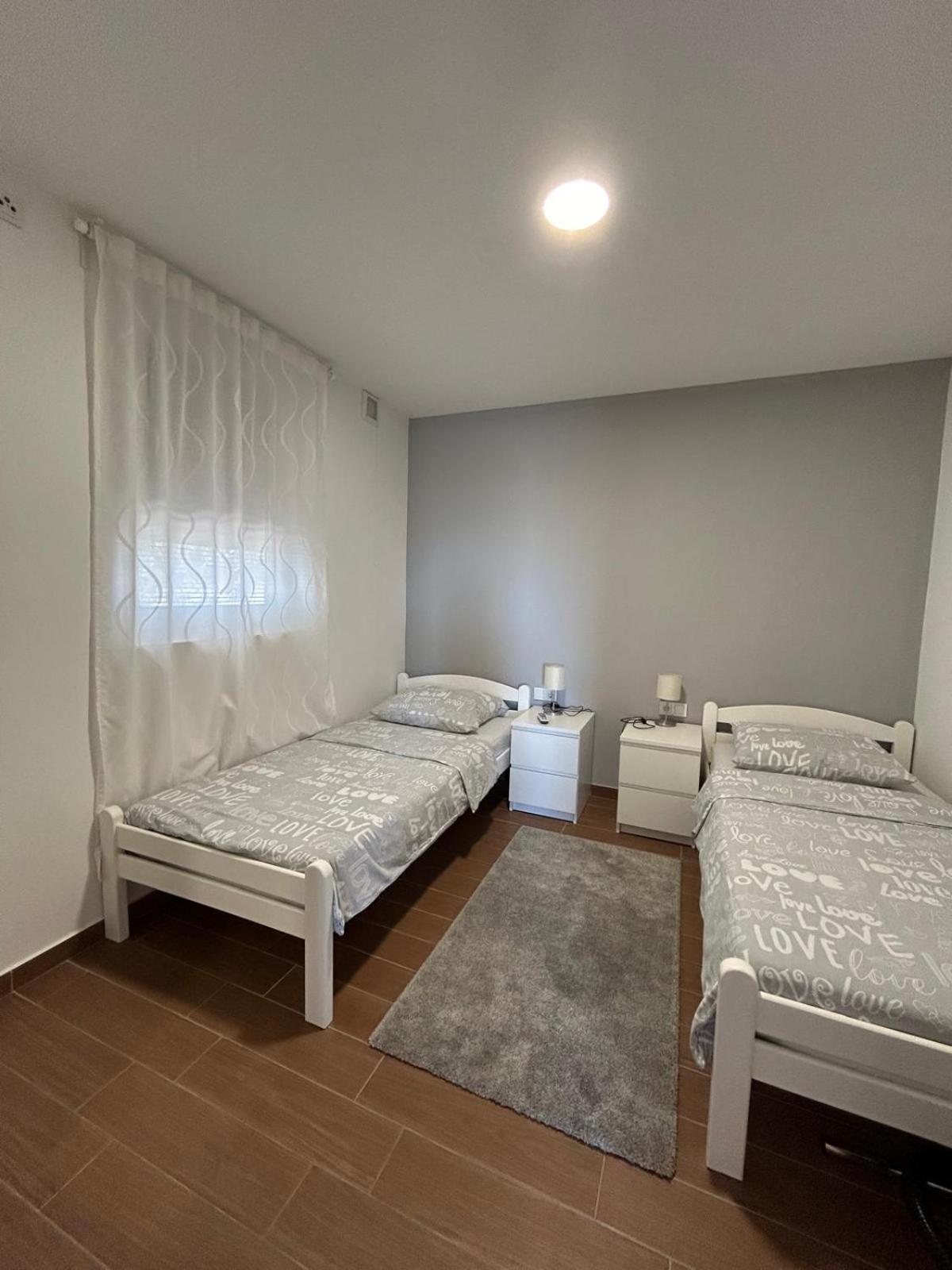 Apartman Lorna Turanj Bagian luar foto