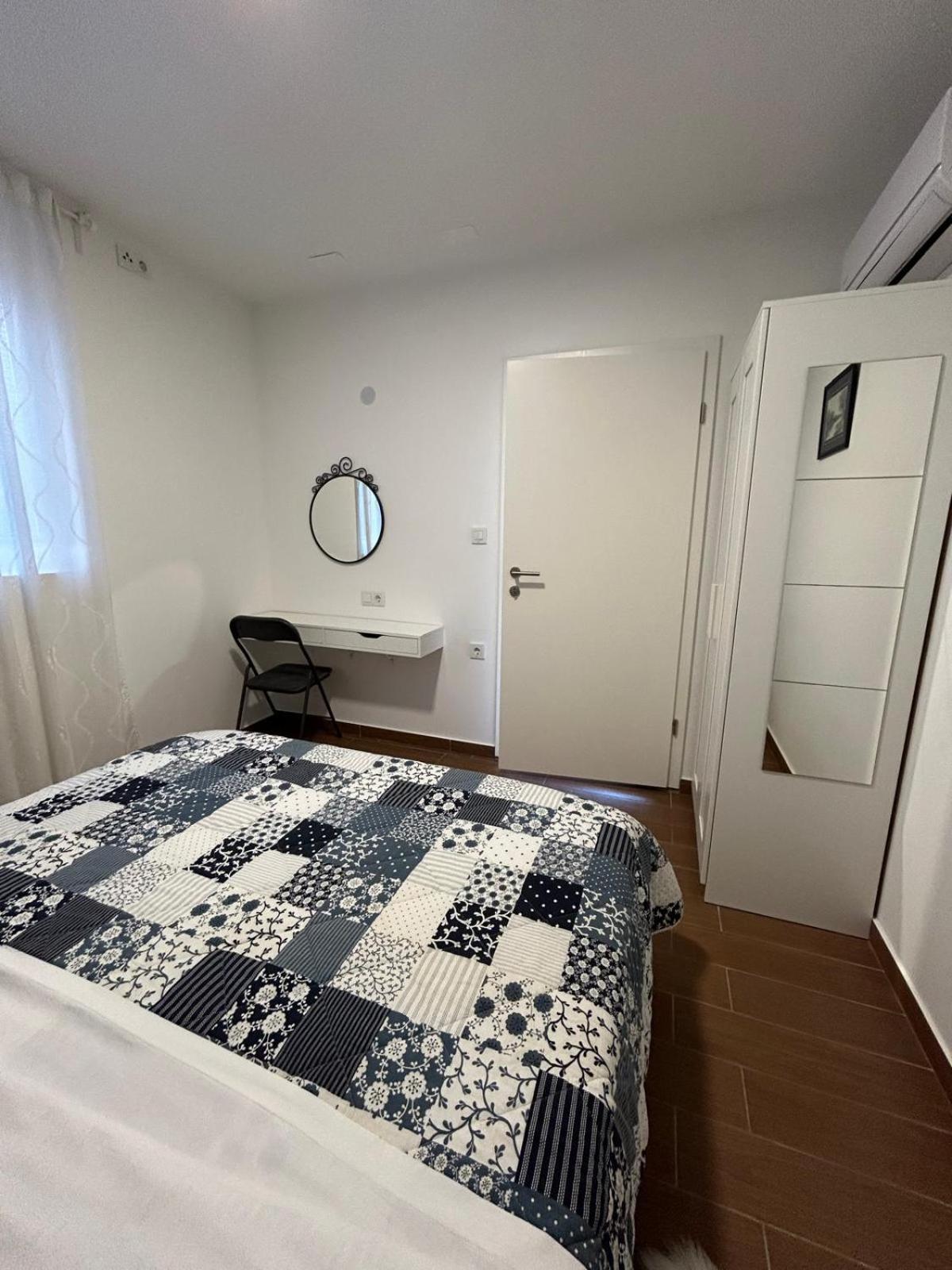 Apartman Lorna Turanj Bagian luar foto