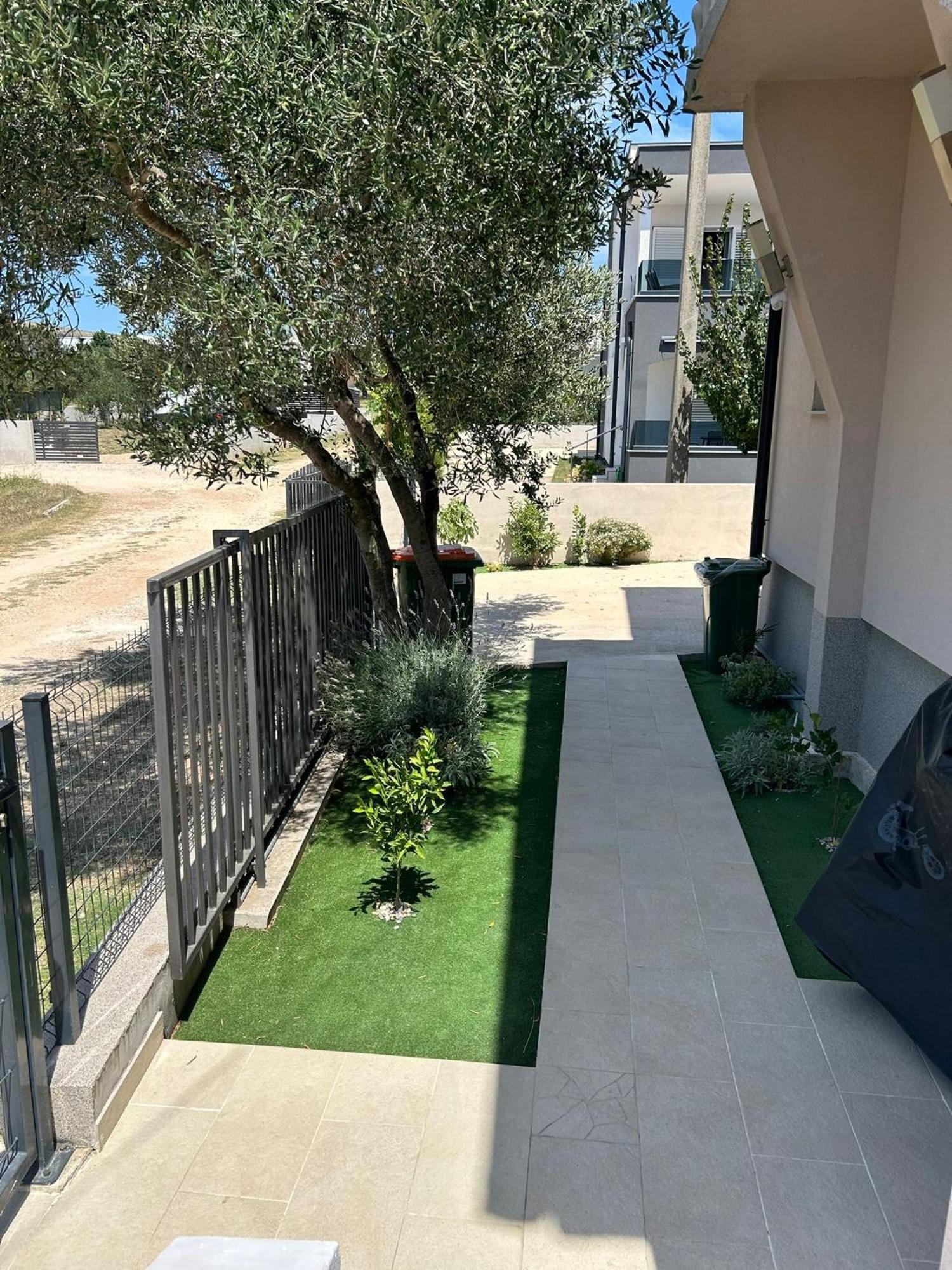Apartman Lorna Turanj Bagian luar foto