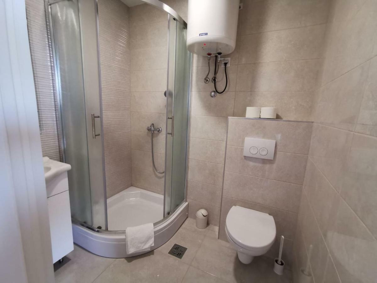 Apartman Lorna Turanj Bagian luar foto